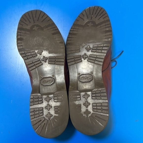 - Ferragamo Oxford Shoe. Good Condition. Size 10.5 main image 5